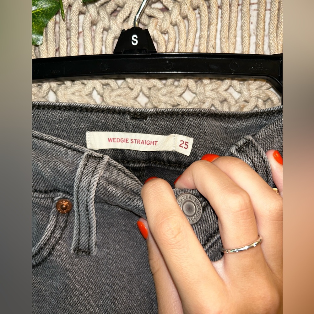 grey levi’s jeans - Picture 2 of 3
